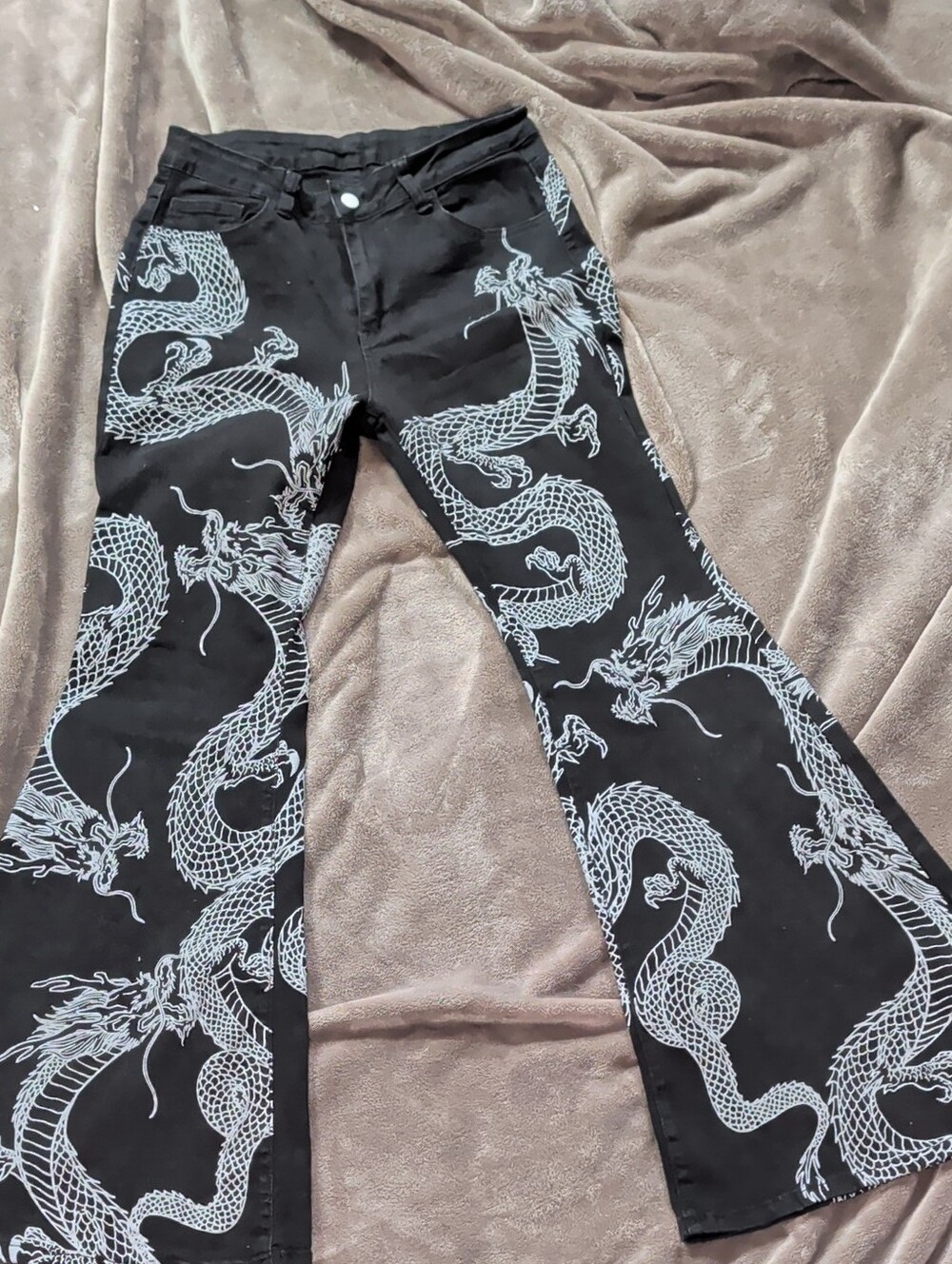 ROMWE Black Flared Jeans with White Dragon Print